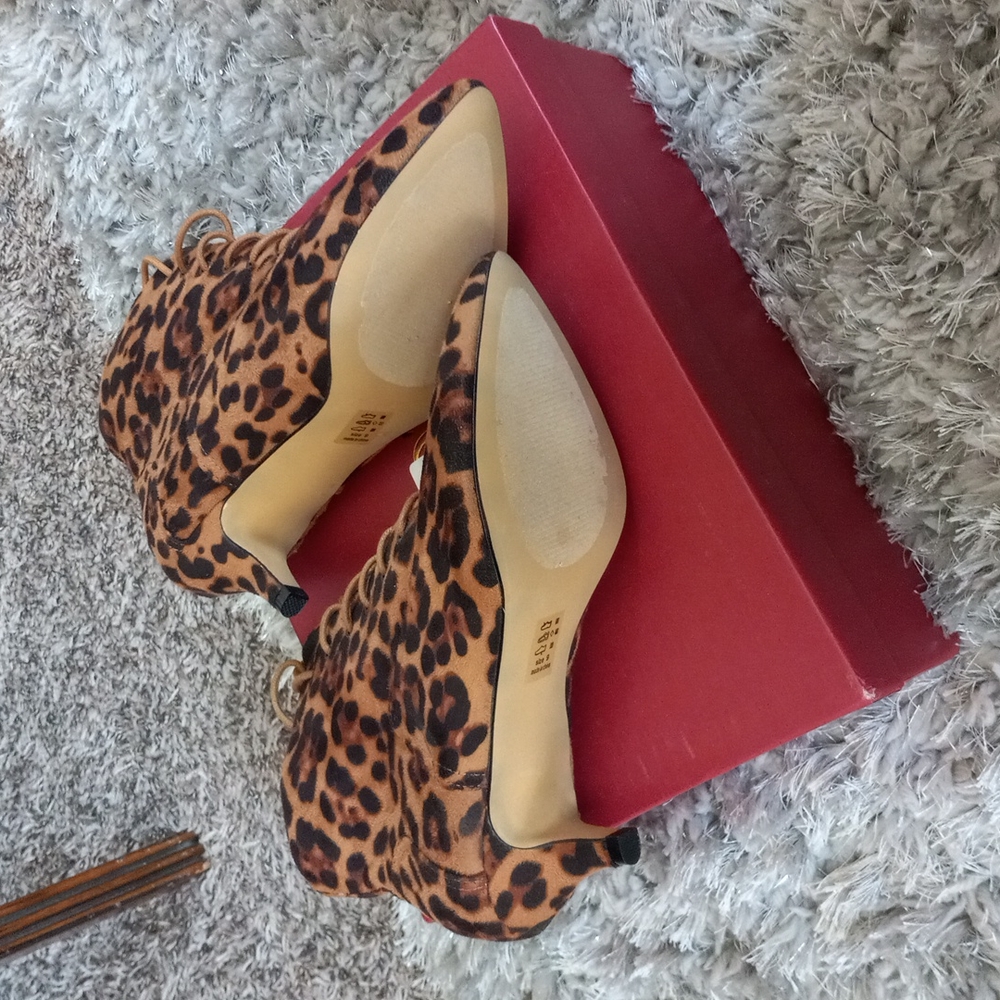 Leopard Print Suede Booties Size 9 - Picture 3 of 3